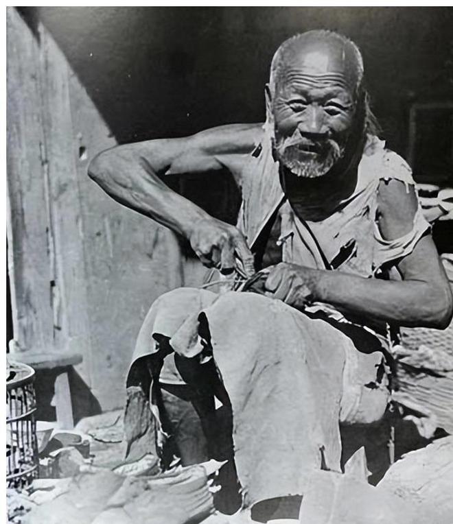 鞋匠找到部队说出身份后惊动了军区政委AG真人百家家乐平台1949年一名修(图2)