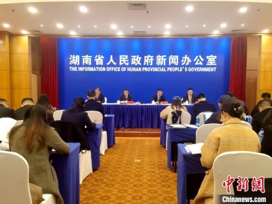 湖南文旅大餐春节“上”不停AG真人传统民俗+现代科技(图1)